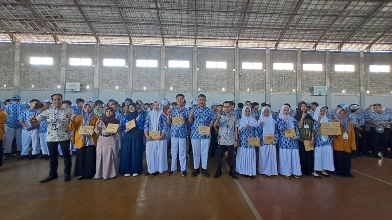 Closing MPLS, Pimpinan SMK Mugas  Beri Reward Tiga Kategori Terbaik-Murid Barunya Siap Berkarya    